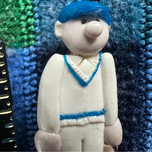 CRICKET Vintage English Brooch Handmade Cricket player Unisex UK - Picture 2 of 7